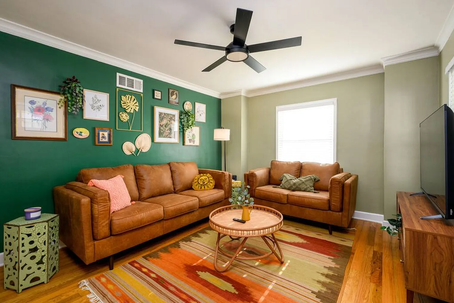 3 bed, 1.0 bath, $2,315 — Photo 1