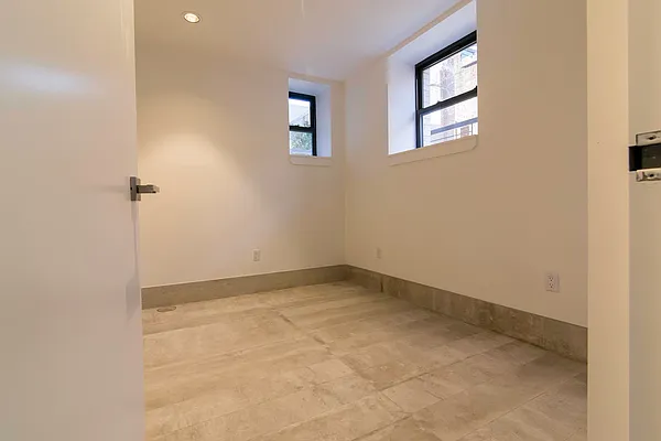 Rented by Nooklyn NYC LLC | media 56