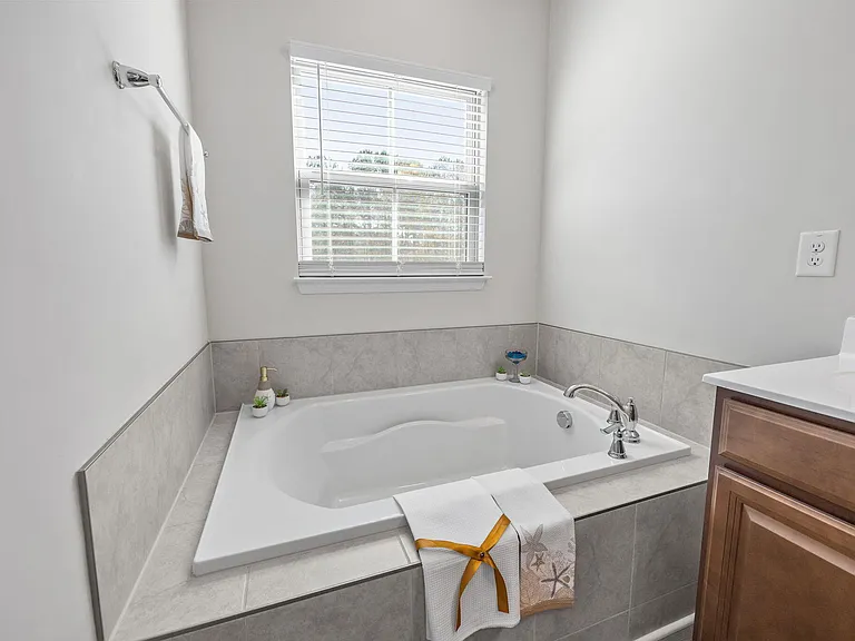 816 Channing Park Cir — Photo 24