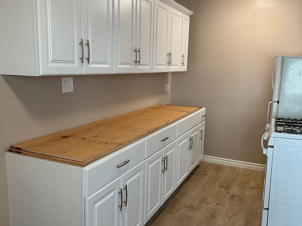The quartz counter top to be installed next week