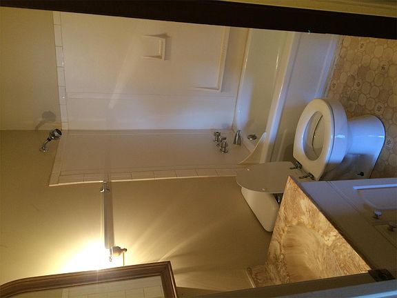4th image of 979 Villa Dr APT 5