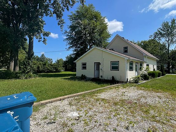 Rear and Side Entrance