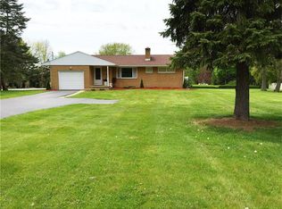 955 N Buhl Farm Dr, Hermitage, PA 16148