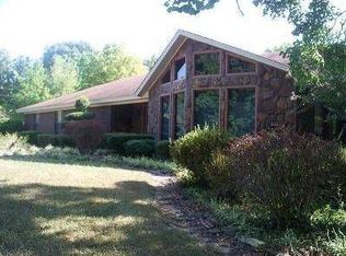 323 Lakeridge Rd, Grenada, MS 38901