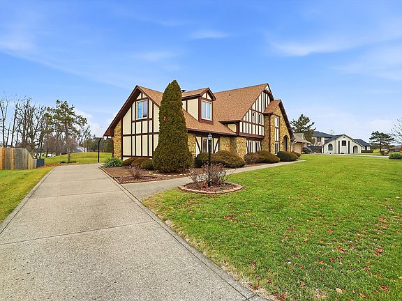 2nd image of 3188 Fairway Ct