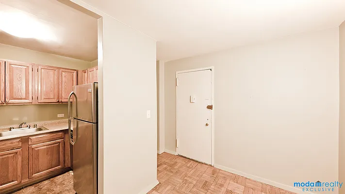 Sold by Moda Realty | media 14