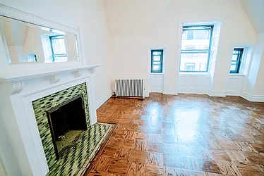 Rented by R New York