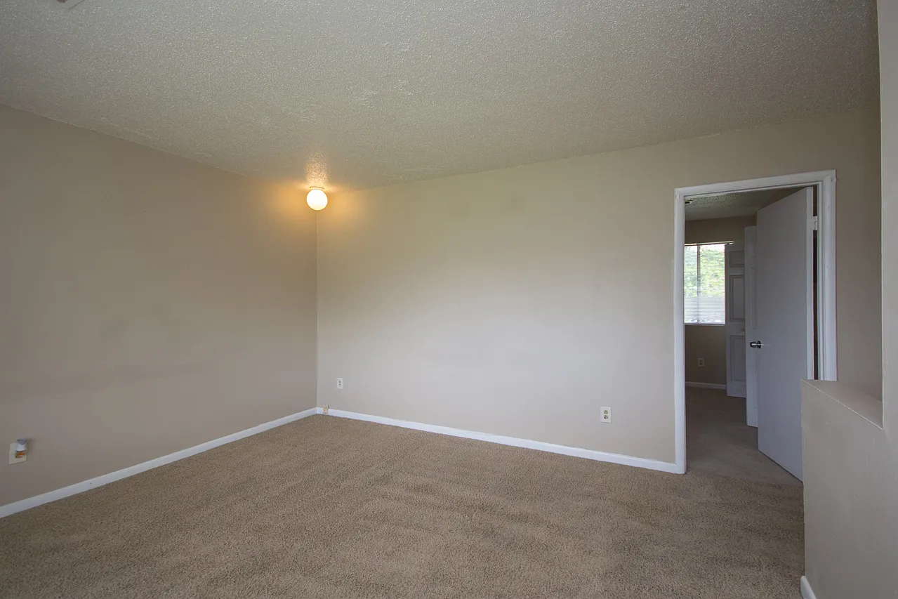 Cedarbrook Apartments — Photo 3