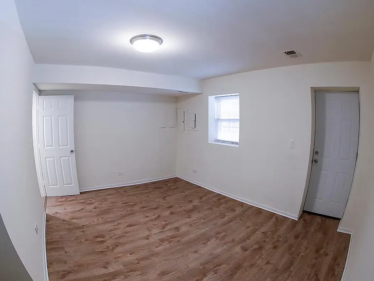 2302 W Monroe St #B — Photo 13