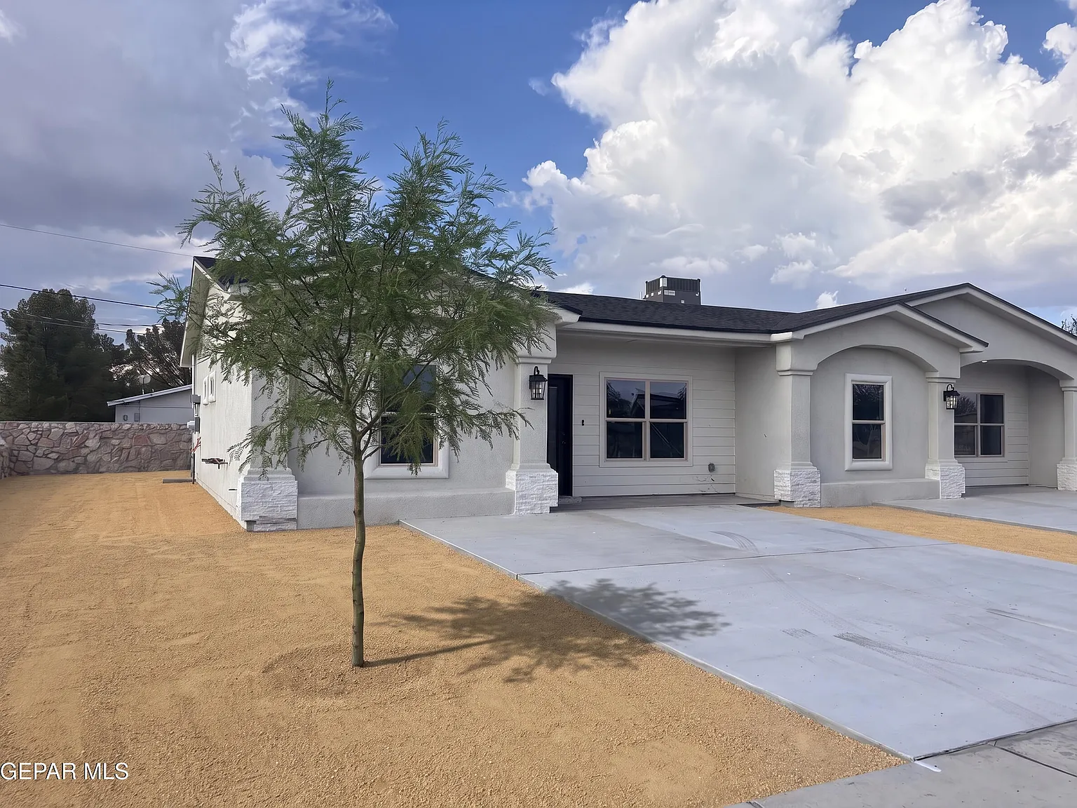2 bed, 2.0 bath, 1101 sqft, $1,400 — Photo 1