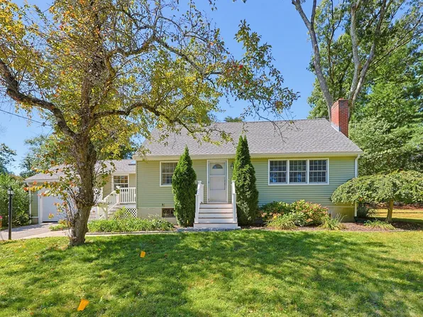 80 Pearl St, Holliston, MA 01746