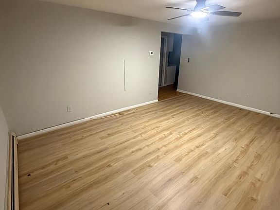 3rd image of 119 Garibaldi Ave Unit 2