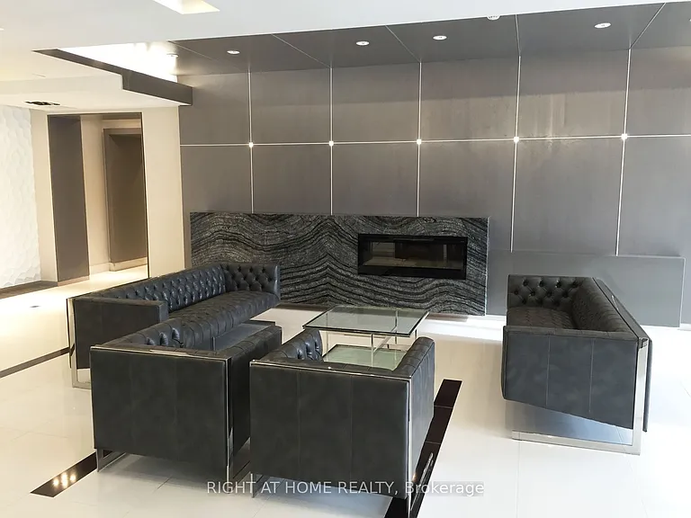 7165 Yonge St #317 — Photo 20