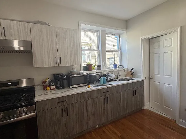 129 Maple Ave #2 — Photo 5