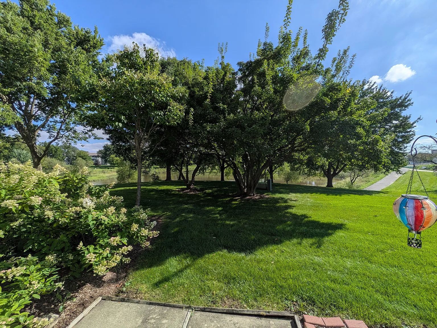 3 bed, 2.5 bath, 1400 sqft, $2,500 — Photo 3