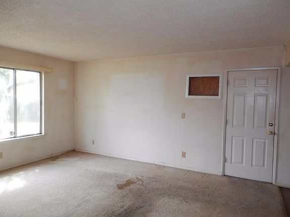 3rd image of 1572 Cress Way