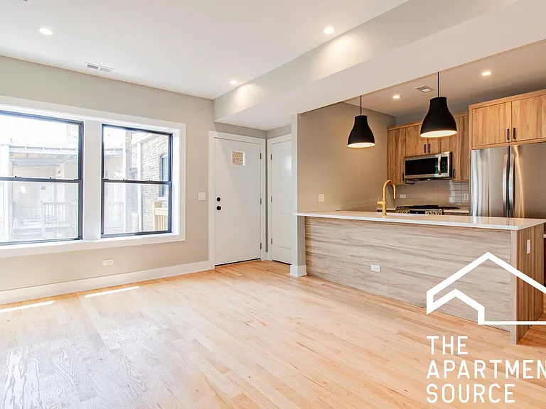 2453 W Logan Blvd #3 — Photo 2