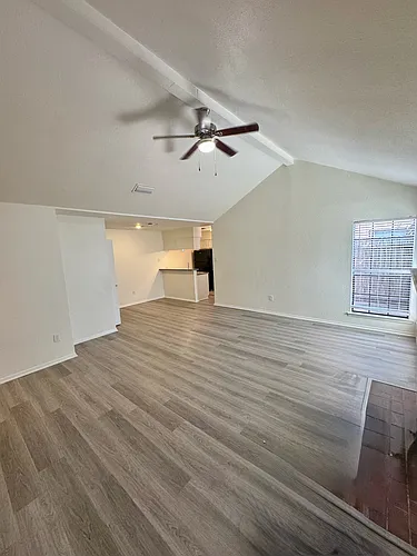 4041 Evergreen St Photo 1