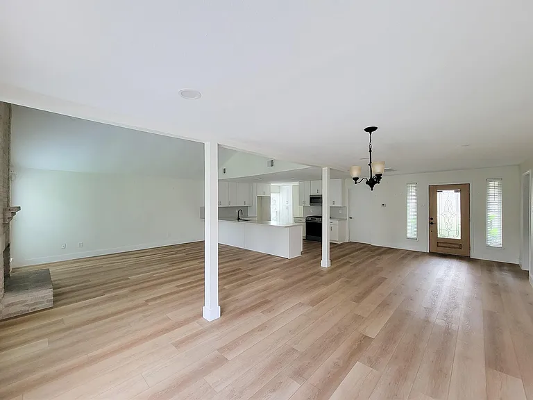 8103 Wind Forest Dr — Photo 3
