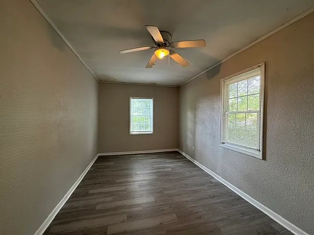 1685 Upper River Rd — Photo 14