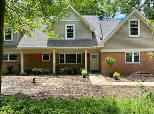 17573 Millbrook Dr, Chagrin Falls, OH 44023