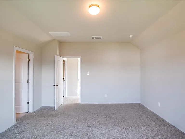 226 Trailside Ln — Photo 18