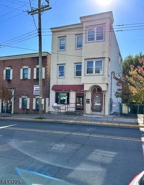 314 S Main St photo 1