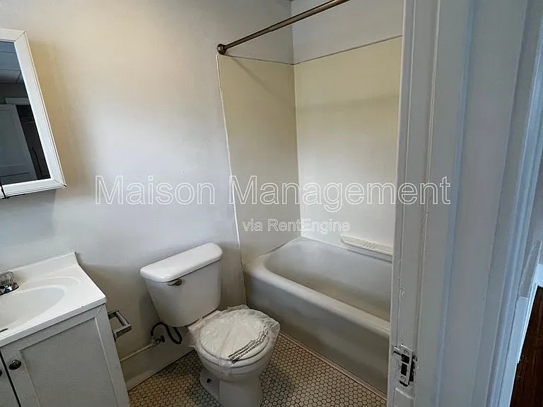 1625 East Ave — Photo 15