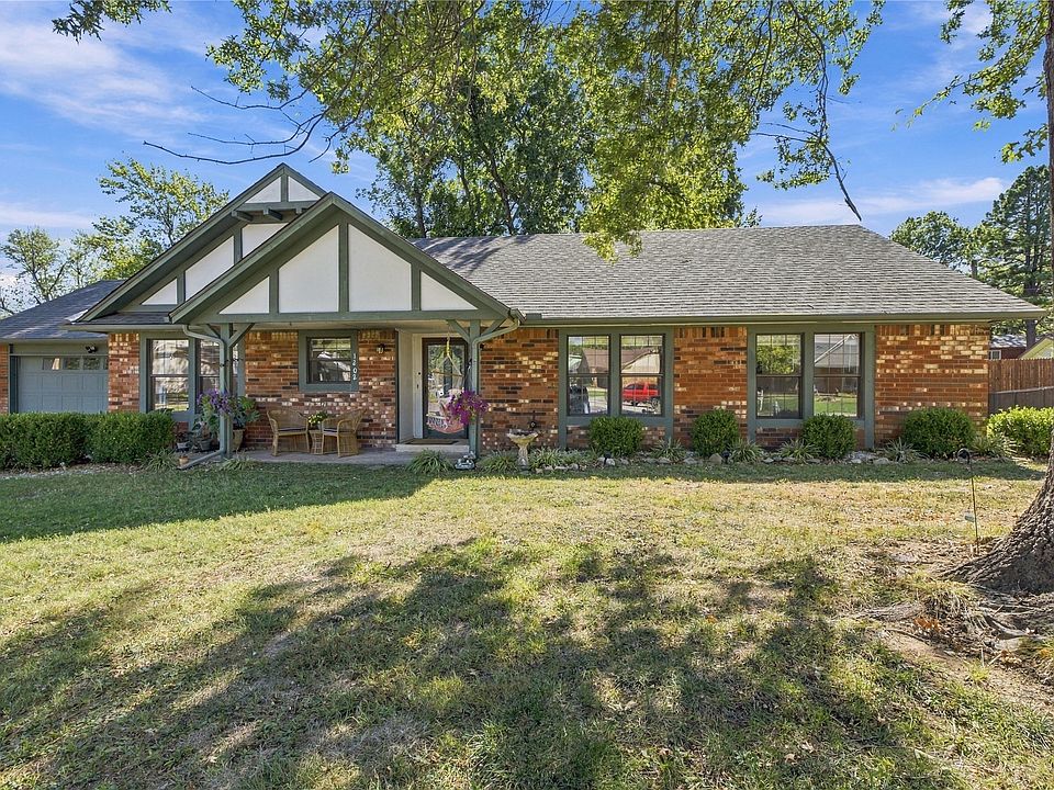 1st image of 1202 Oklahoma Pl