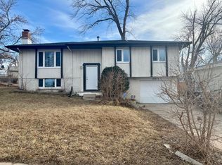 13815 W Cir, Omaha, NE 68137