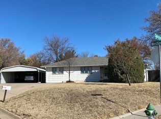 700 Westlawn Dr, Dodge City, KS 67801