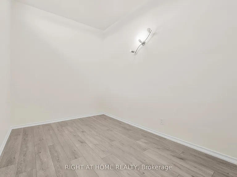 1698A Eglinton Ave W — Photo 12