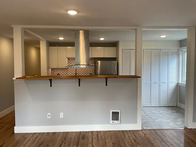2863 Thorndyke Ave W #202 — Photo 10