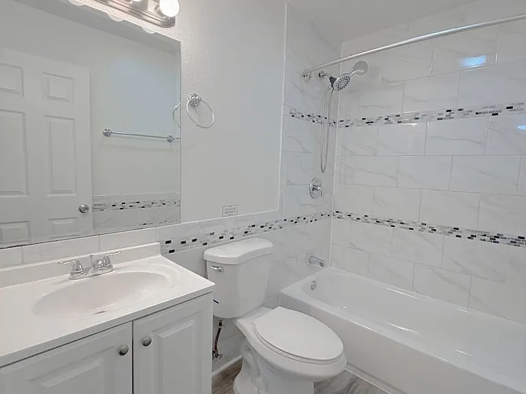 328 E Providencia Ave — Photo 21
