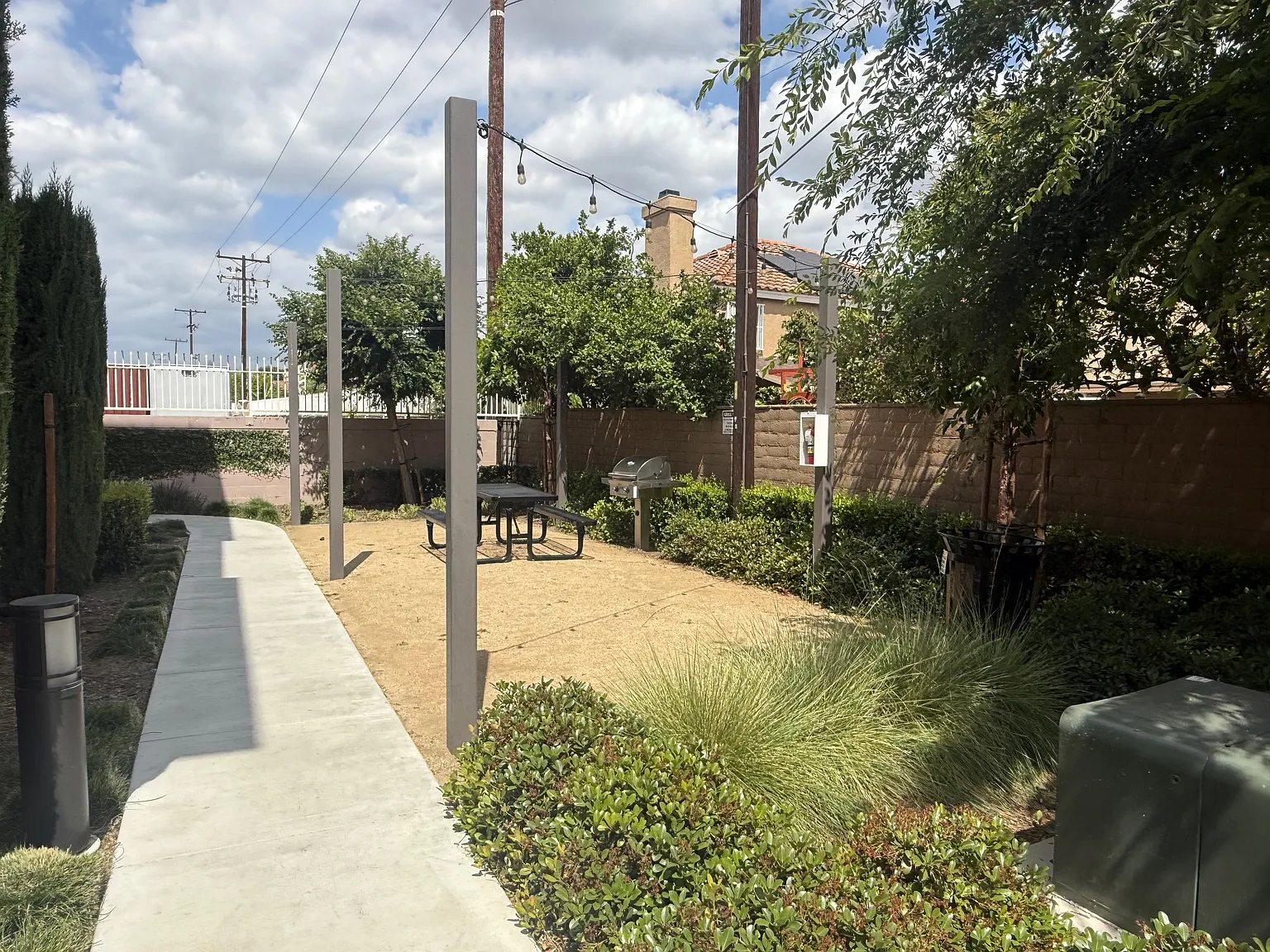 4 bed, 3.5 bath, 1900 sqft, $995 — Photo 4