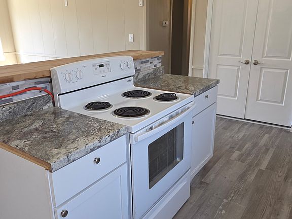 4th image of 341 Horseshoe Dr