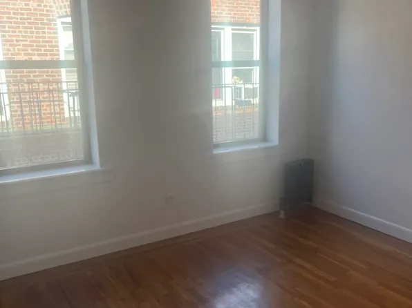 41-11 47th Avenue 4C image 4 of 5