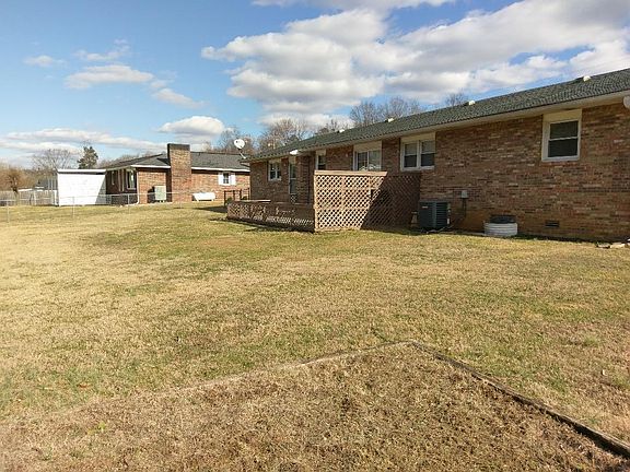 4th image of 119 Jewel St