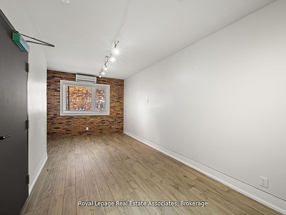 3rd image of 531 Runnymede Rd #1