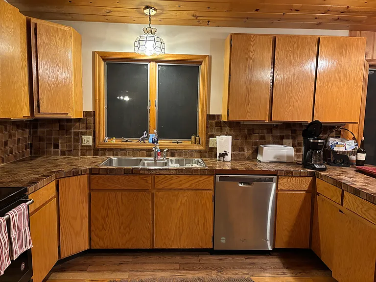 230 Spruce Dr — Photo 10