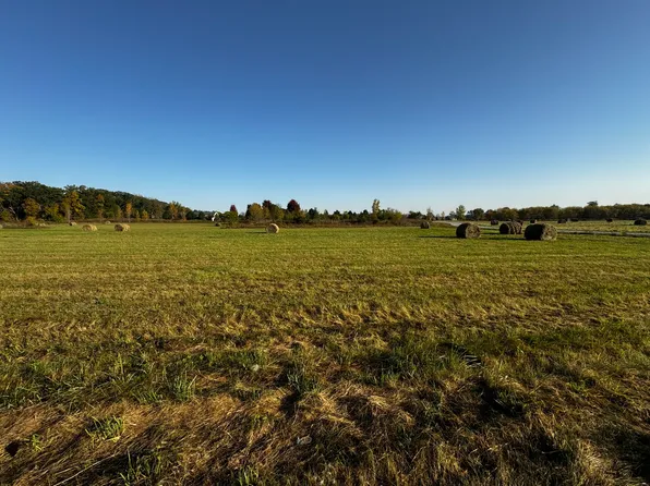 18306 Loretta Dr, Marengo, IL 60152