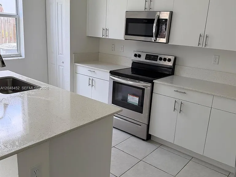 2616 SE 10th St #2616 — Photo 9