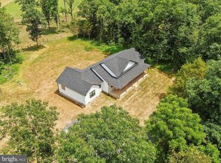 2144 Hinton Rd, Kearneysville, WV 25430