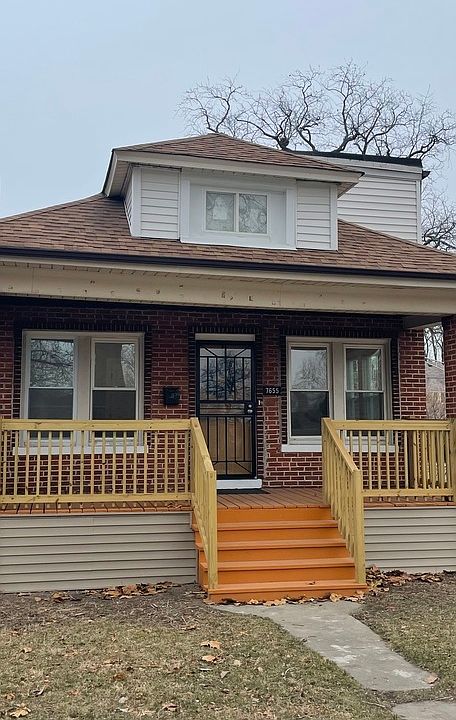 1st image of 7655 S Clyde Ave