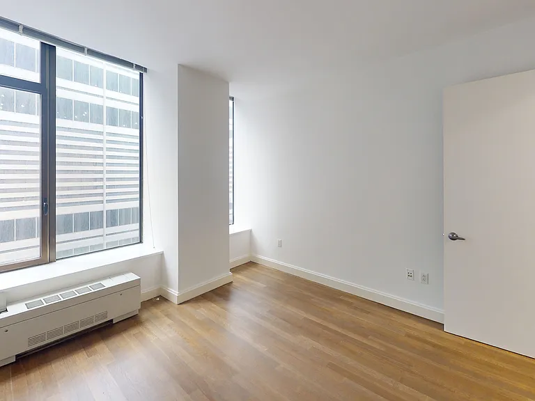 10 Hanover Square — Photo 112