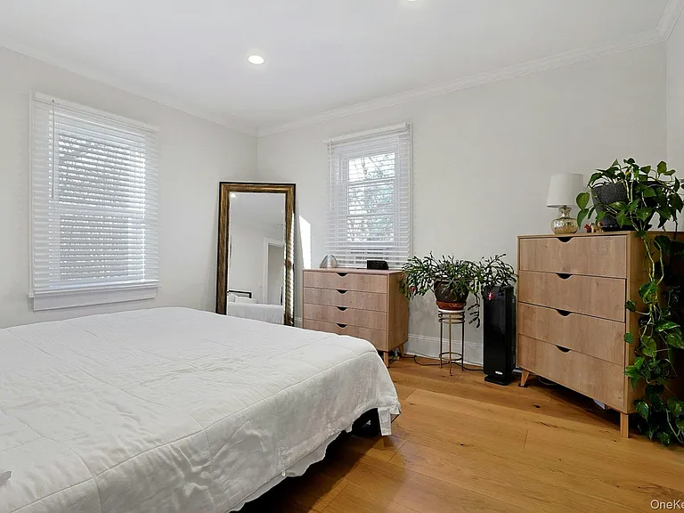 32 School St #A — Photo 10