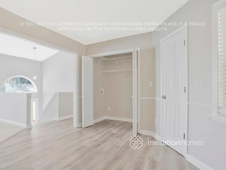 301 Willow Ln — Photo 16