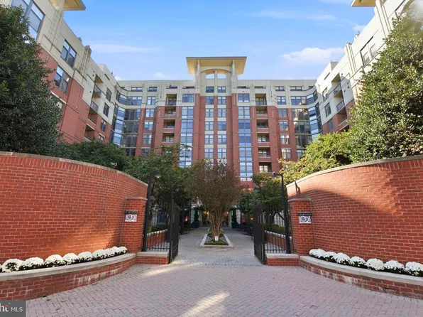 1021 N Garfield St APT 621, Arlington, VA 22201