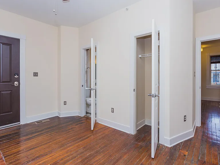 20 W Marshall St #2 — Photo 9