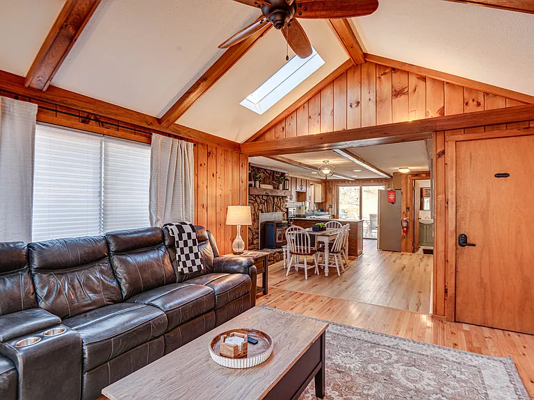 230 E Side Dr — Photo 23
